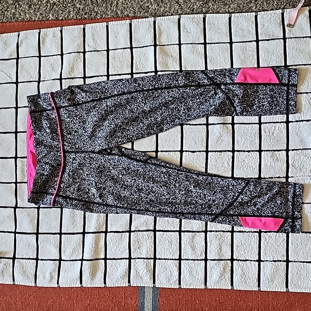 lululemon athletica Black & Pink Speckled Leggings
